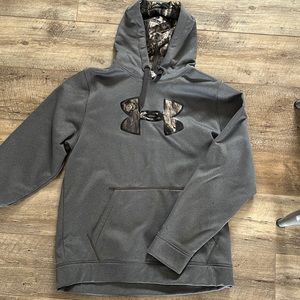 Under Armor storm sweatshirt size large